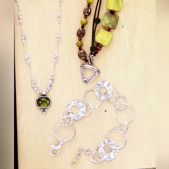 Silpada Sterling Silver Hammered Links Bracelet - Picture 9 of 10